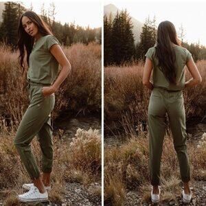 Albion Olive Green tie waist Capped Sleeve Jumpsuit. Size Medium
